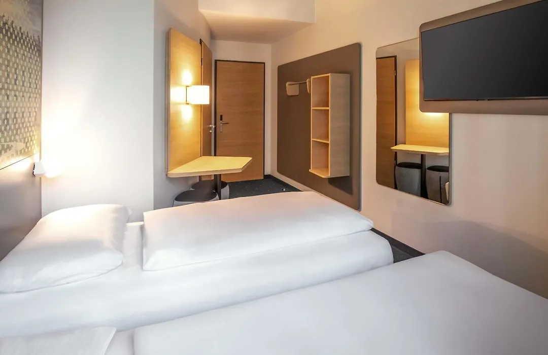 B&B HOTEL Würzburg-Altstadt-1